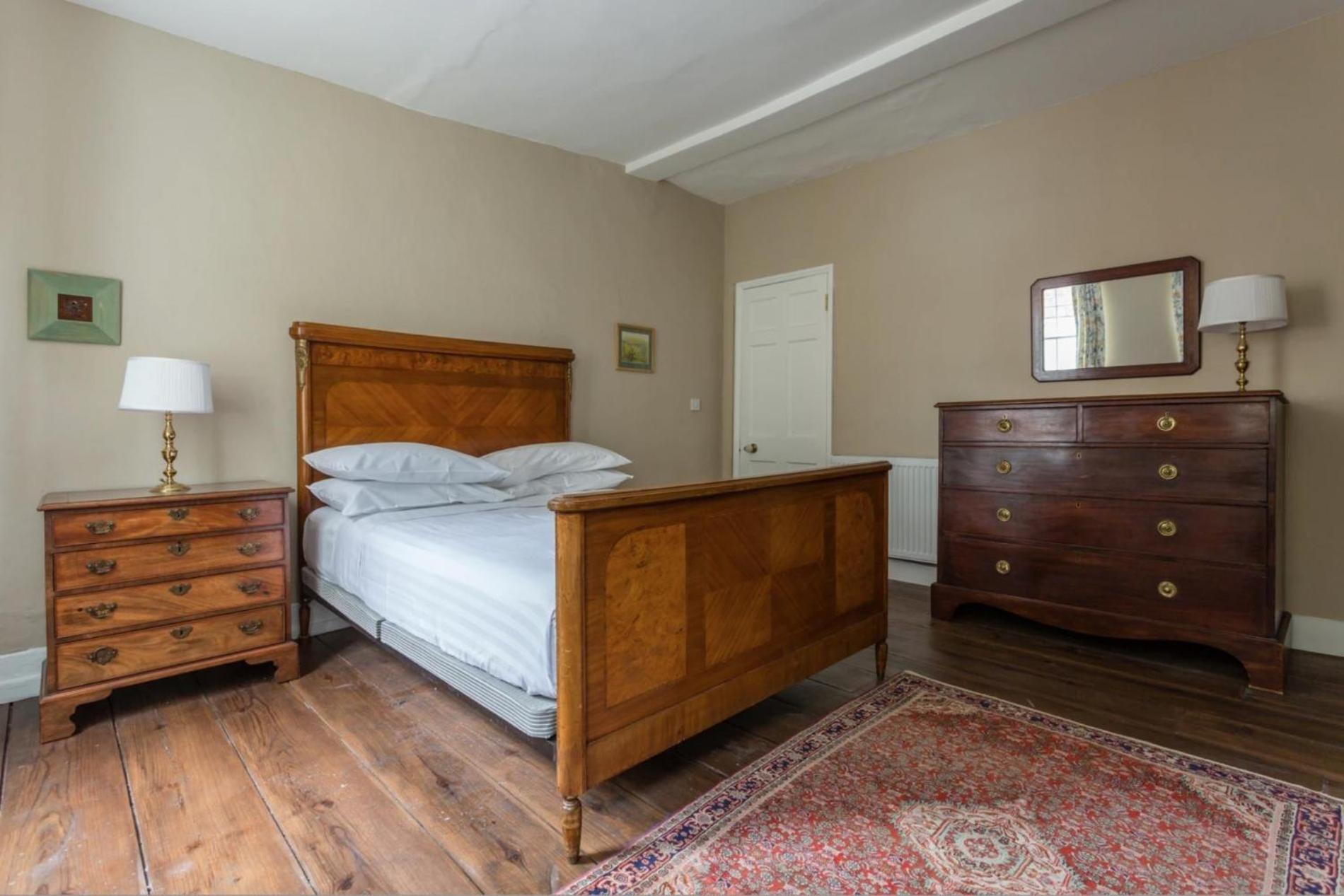 The Hearts Of Old 3 Bedroom In The West End Londra